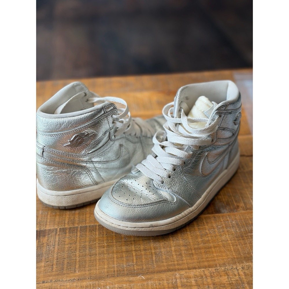 Air Jordan 1 Retro OG High Chrome Women's FN7249-001 Size 7 Silver